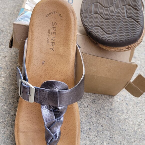 Sperry Top Sider Sandles - Picture 2 of 7